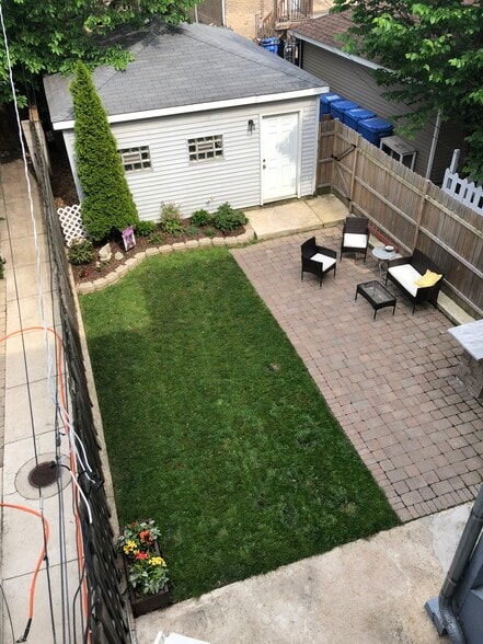 Backyard Patio - 1409 N Maplewood Ave