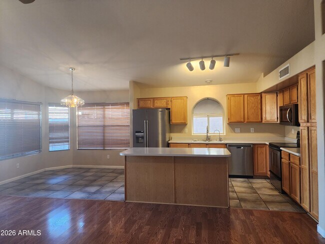 Building Photo - 4790 W Tulsa St