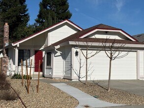 Building Photo - North side Vacaville single story.