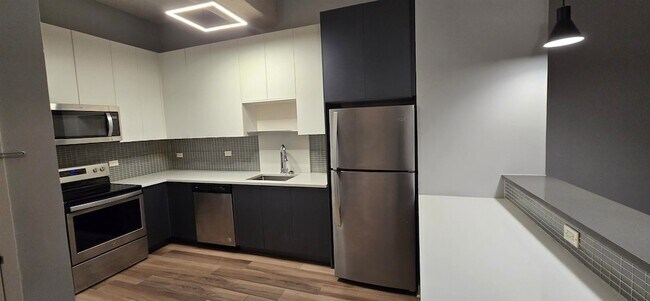 Building Photo - 160 Lafayette St