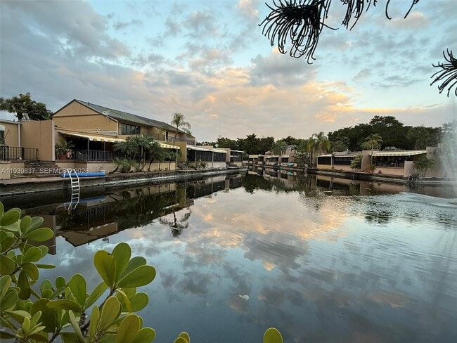 Building Photo - 16005 Kingsmoor Way