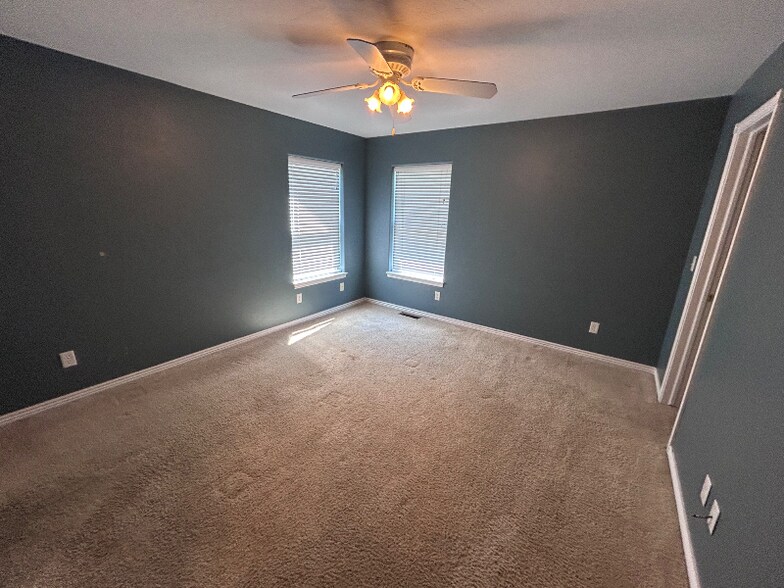 Building Photo - 517 Meadowview Ln