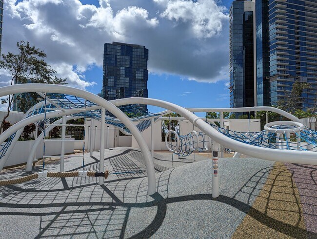 Building Photo - 2217