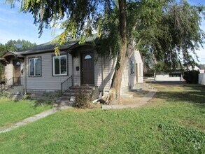 Building Photo - 0396