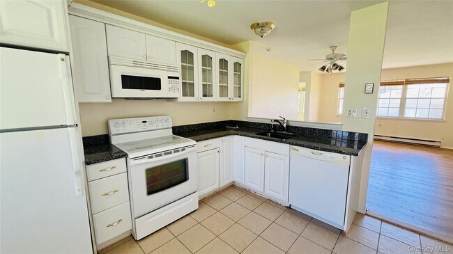 Building Photo - 399 Woodbridge Dr