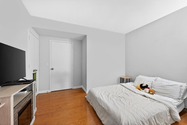 Building Photo - 700 Grove St