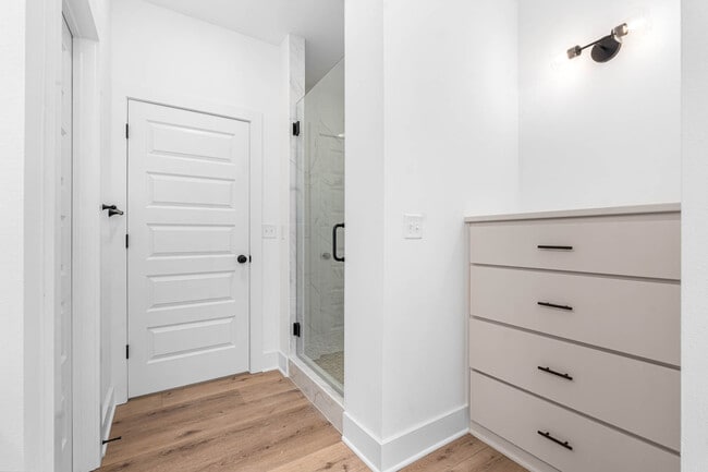 Building Photo - 6804 Fir St