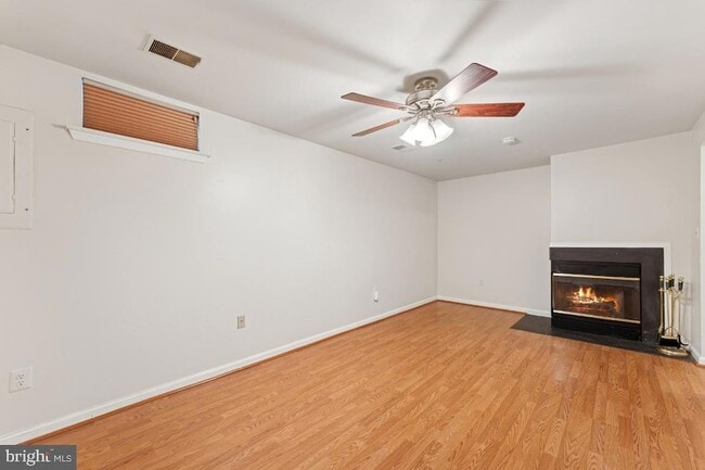 Building Photo - 127 College Station Dr