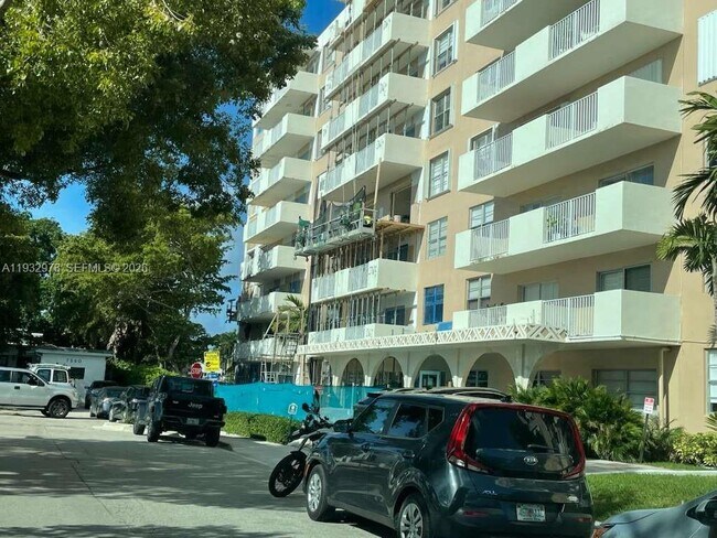 Building Photo - 1455 N Treasure Dr