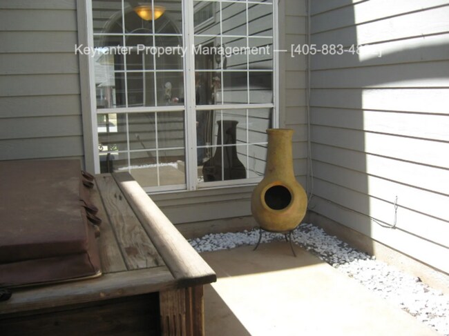 Building Photo - 12100 Blueway Ave