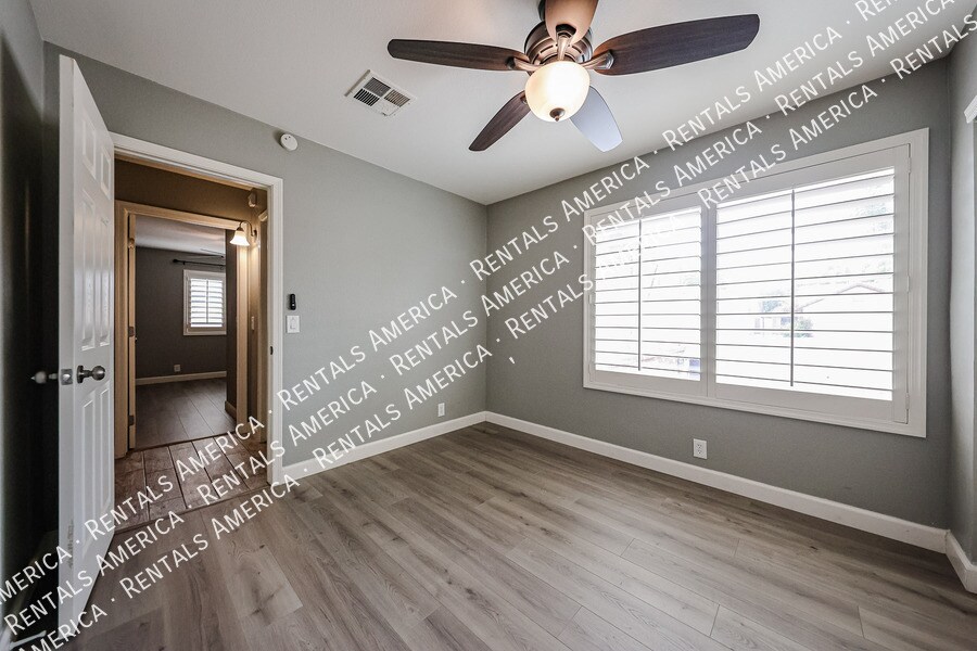 Building Photo - 3922 W Morelos St