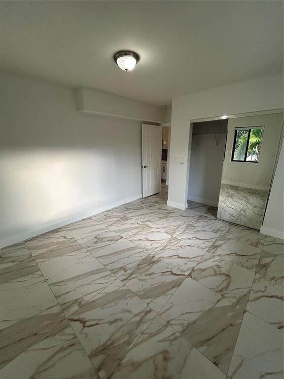 Building Photo - 912 NE 15th Ave