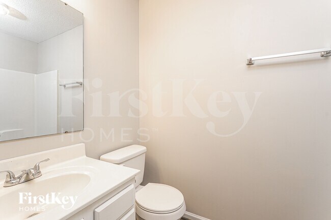 Building Photo - 2200 Emerald Creek Ct
