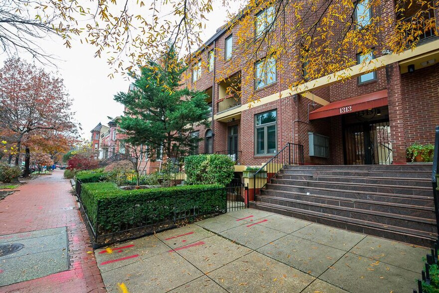 Building Photo - 1313 Vermont Ave NW