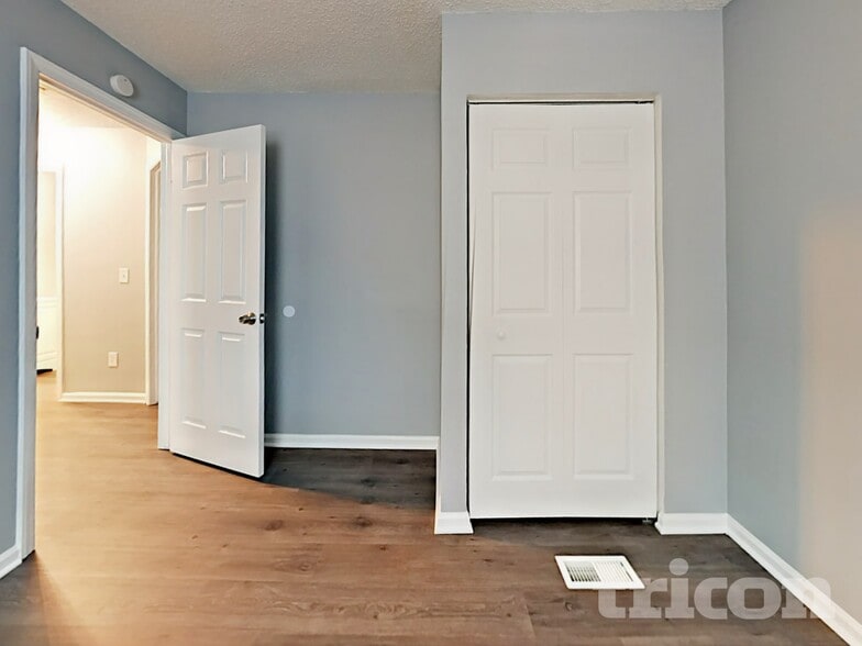 Building Photo - 111 Woodspur Rd