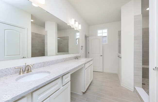 Building Photo - 3250 Haflinger Dr