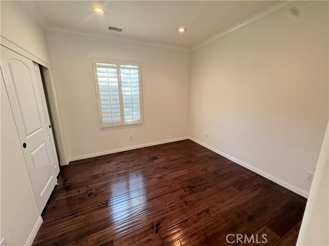 Building Photo - 865 Sunset Pl