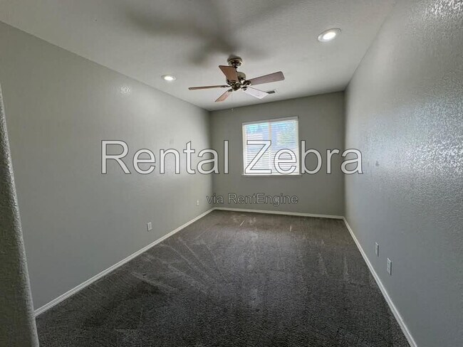 Building Photo - 786 Kinglet Ct