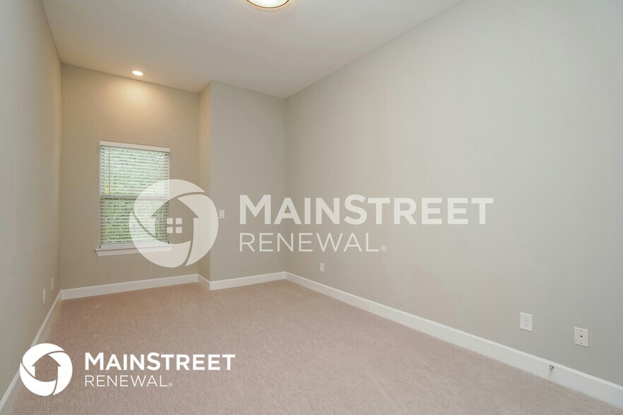 Building Photo - 5117 Royal Heath Dr