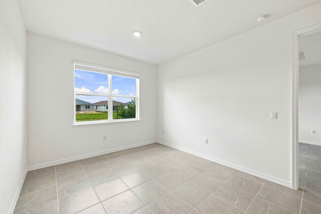 Building Photo - 5342 SW 71st Ave