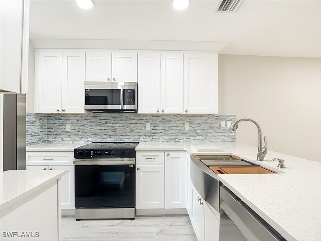 Building Photo - 4906 Majorca Palms Dr