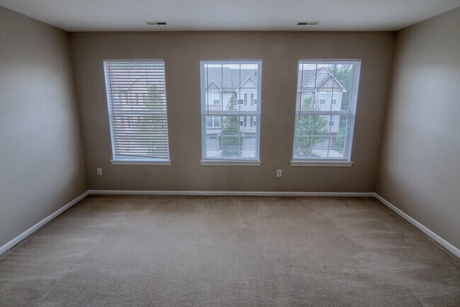Building Photo - 2180 Knotty Pine Tr