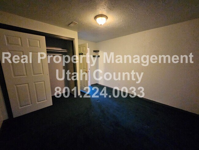 Building Photo - Elk Ridge Home with Unobstructed Valley Views