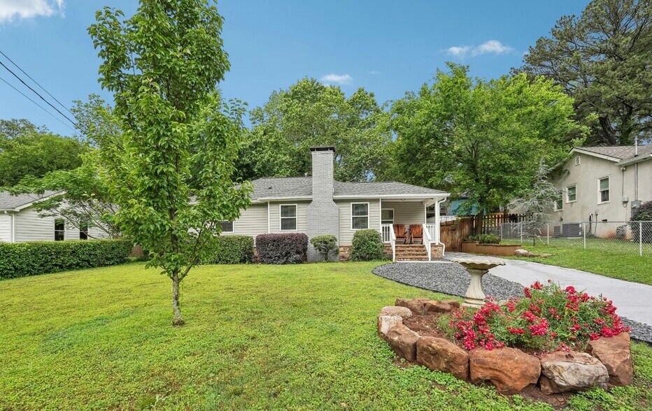 Building Photo - 1605 Wellswood Dr SE