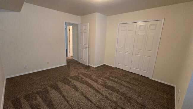 Building Photo - 6048 Colony Cir - Rockrimmon -  3 Bed/ 3 B...
