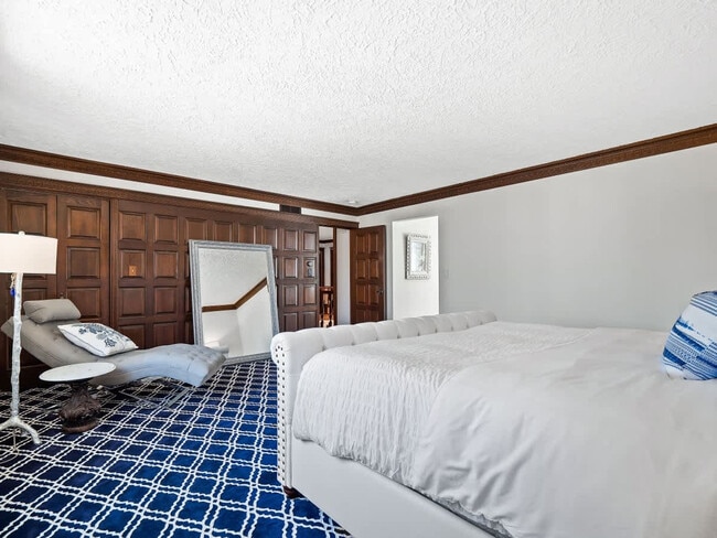 Building Photo - 1811 Breezewood Dr