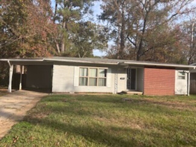 Primary Photo - 3078 Oak Forest Dr