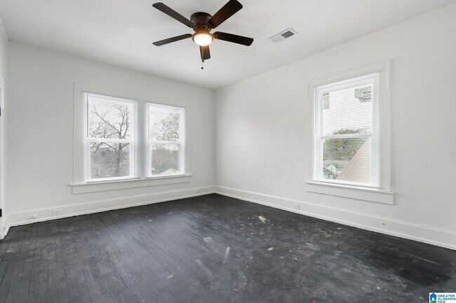 Building Photo - 1101 7th Ave W