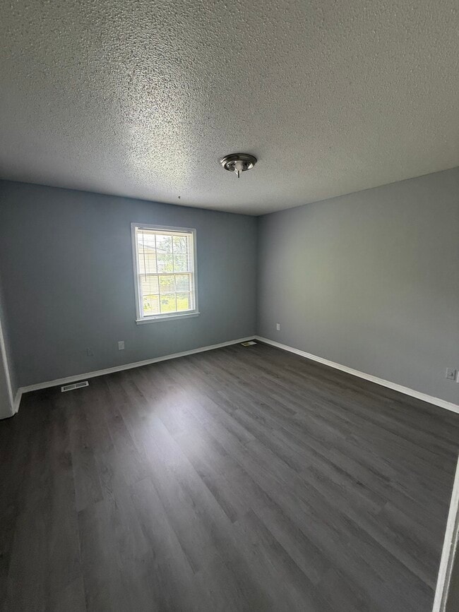 Building Photo - Platinum House LLC