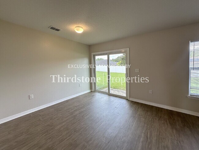 Building Photo - 37 Wood Amber Ln