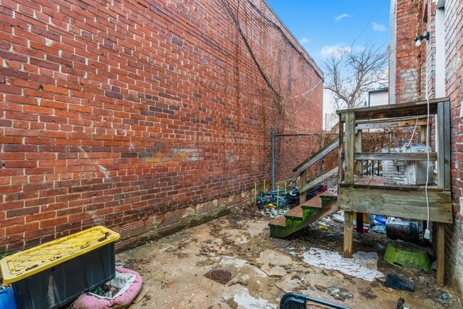 Building Photo - 708 Columbia Rd NW