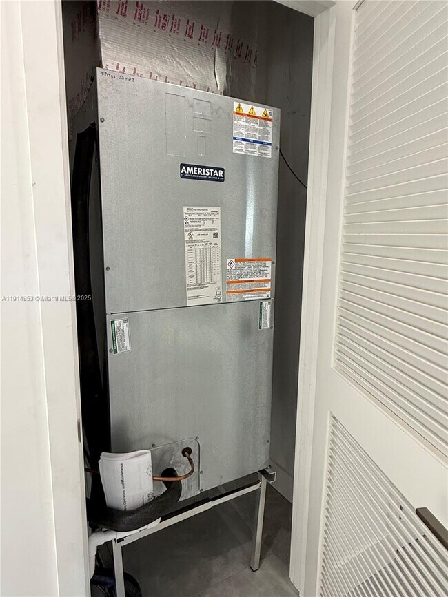 Building Photo - 12615 N Miami Ave