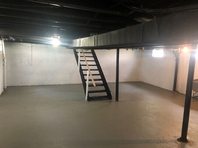 Building Photo - 3 Bedroom Canton Home