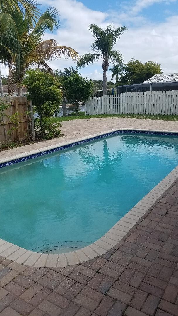 Building Photo - 2801 NE 59th Ct