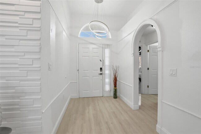 Building Photo - 10608 Laxton St