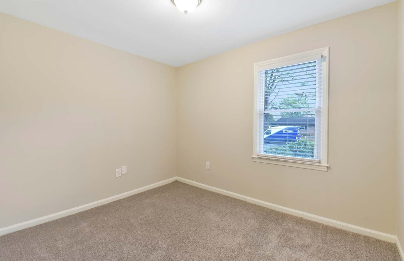 Building Photo - 823 Dedmon Dr