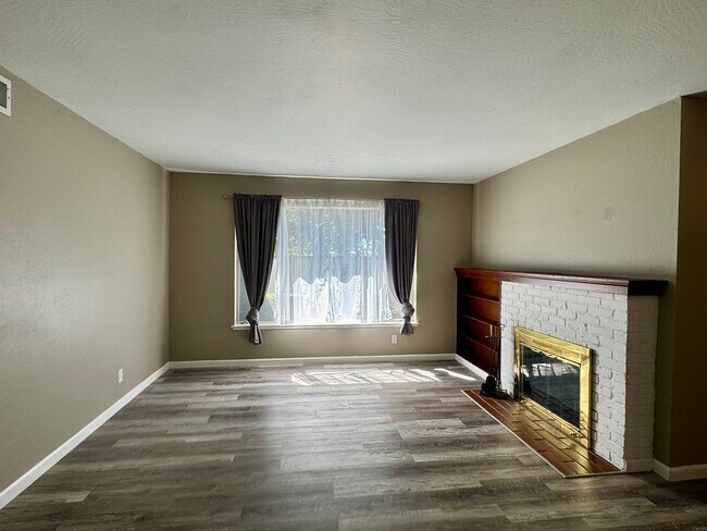 Building Photo - Beautiful Home Available in Rancho Cordova!