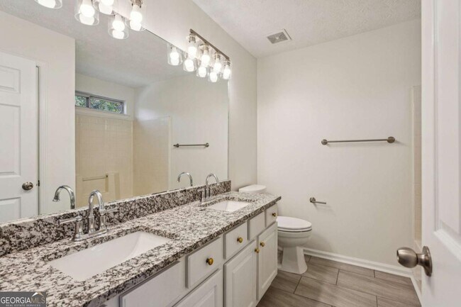 Building Photo - 300 Carrington Way