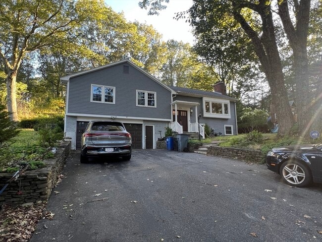 Building Photo - 25 Berkshire Dr