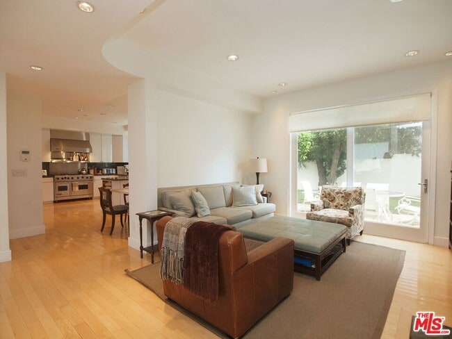 Building Photo - 269 N Bundy Dr