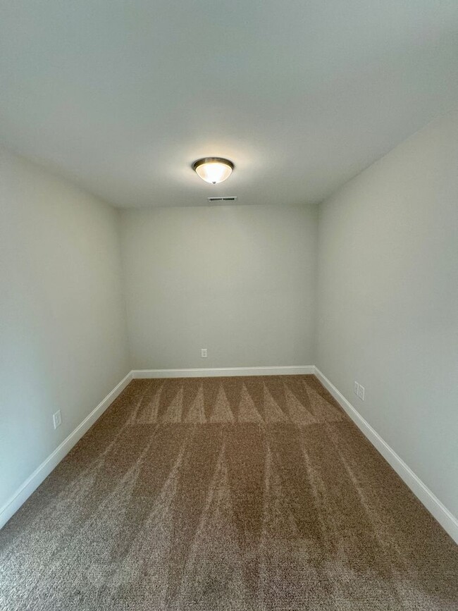 Building Photo - New Construction, 3BR/2.5 Bath Townhouse i...