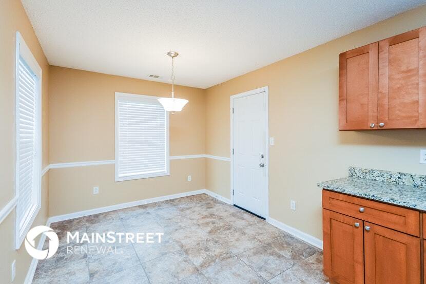 Building Photo - 7206 Ravenwood Ln