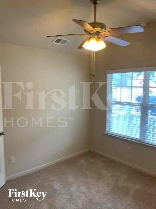 Building Photo - 436 Parkstone Dr