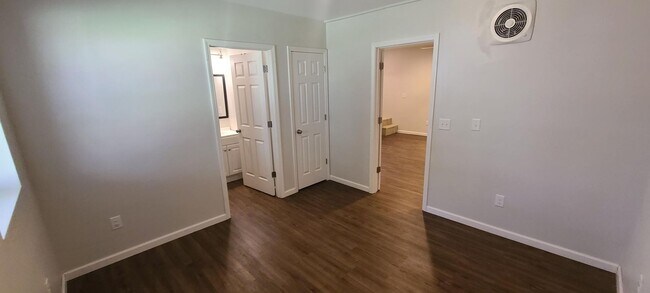 Building Photo - 709 NC-801