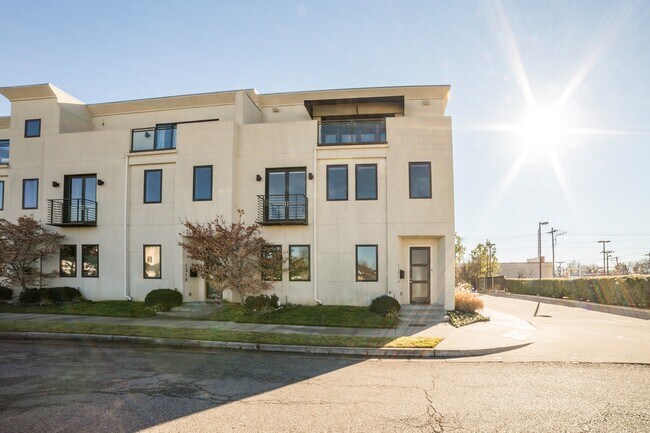 Building Photo - Beautiful Brookside SMART HOME now available!