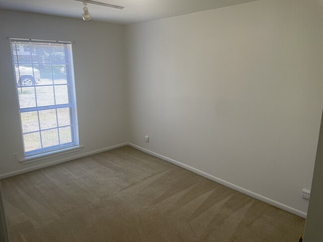 Building Photo - 1219 Neal Pickett Dr